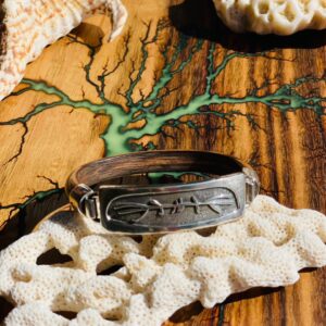 Liz Gallie Clasp Bangle - WM2