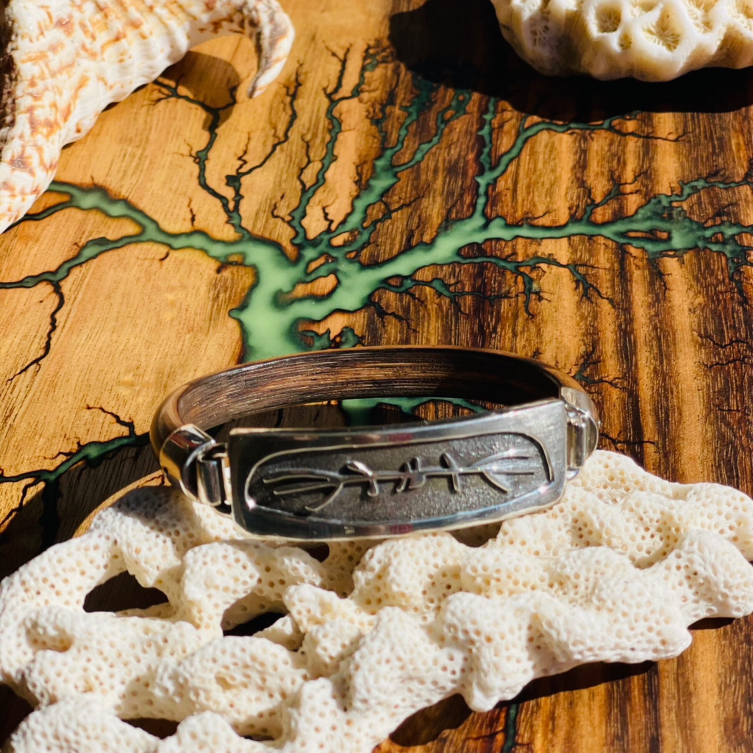 Liz Gallie Clasp Bangle - WM2