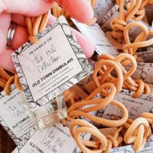 26 Candle Co - Old Town Dimbulah Air Freshener: Tobacco & Violet Flower