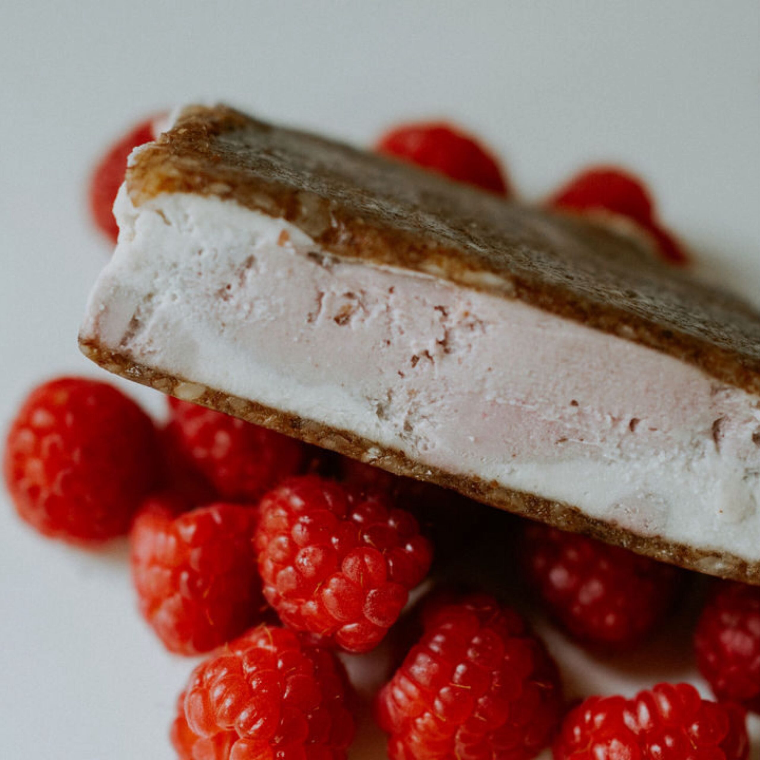 YUMBAR Raspberry and Cream 100ml